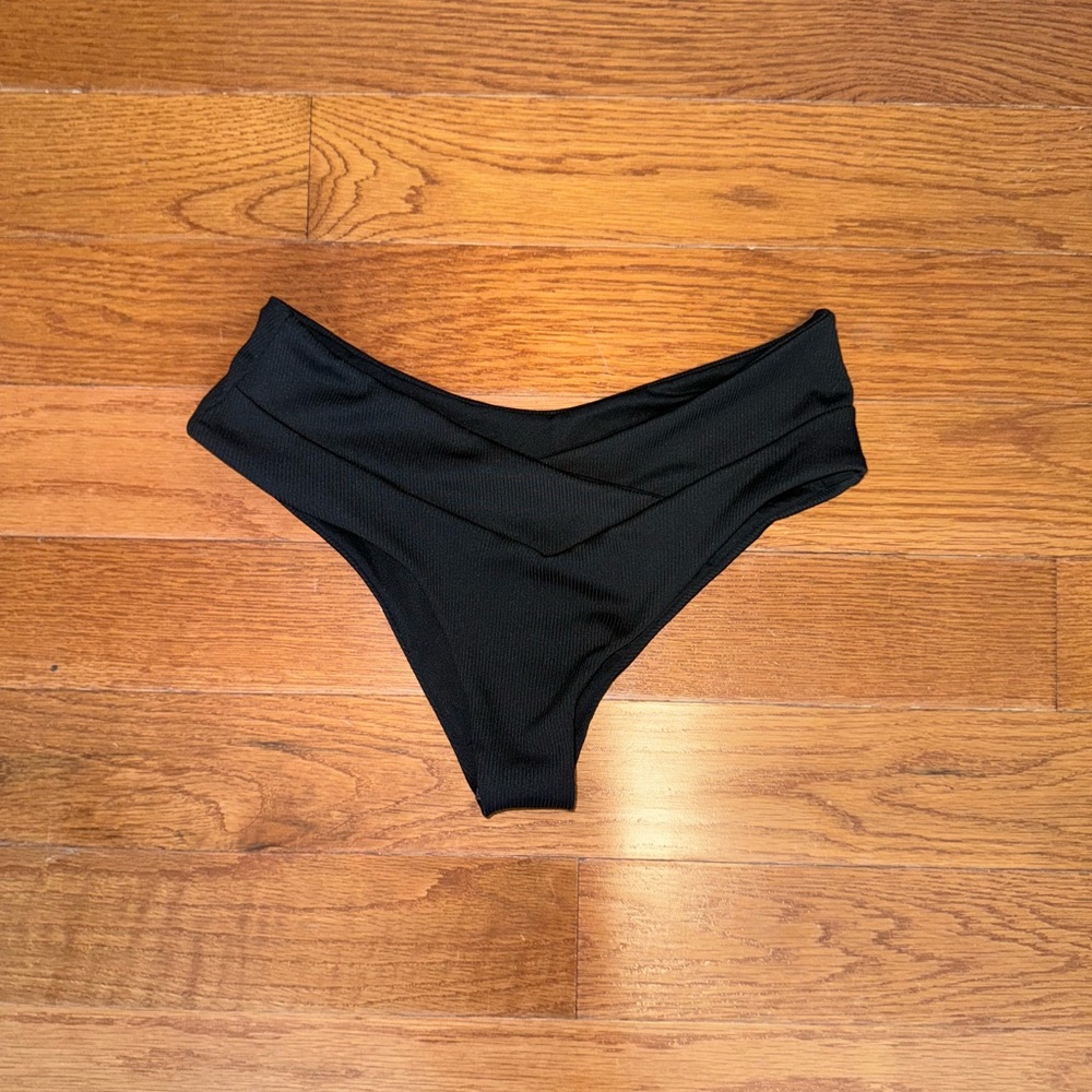 Black cross over swim bottoms xs
